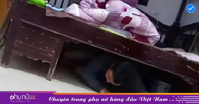 Chồng lên cơn ghen lồng lộn khi thấy ngón chân lạ 'thò' ra dưới gầm giường, anh lật tung giường lên rồi chết trân tại chỗ