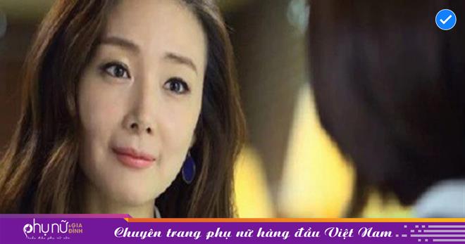 Tình cờ phát hiện dưới gầm xe của chồng có món đồ nhạy cảm, tôi giơ nó lên trước mặt chồng rồi hỏi tại sao thứ này lại nằm ở đây?